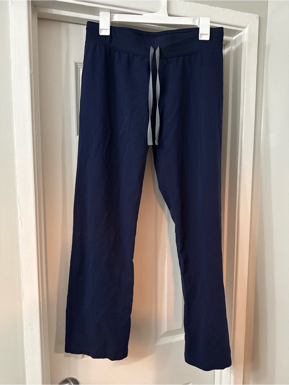 FIGS Livingston Scrub Pants in Navy Blue